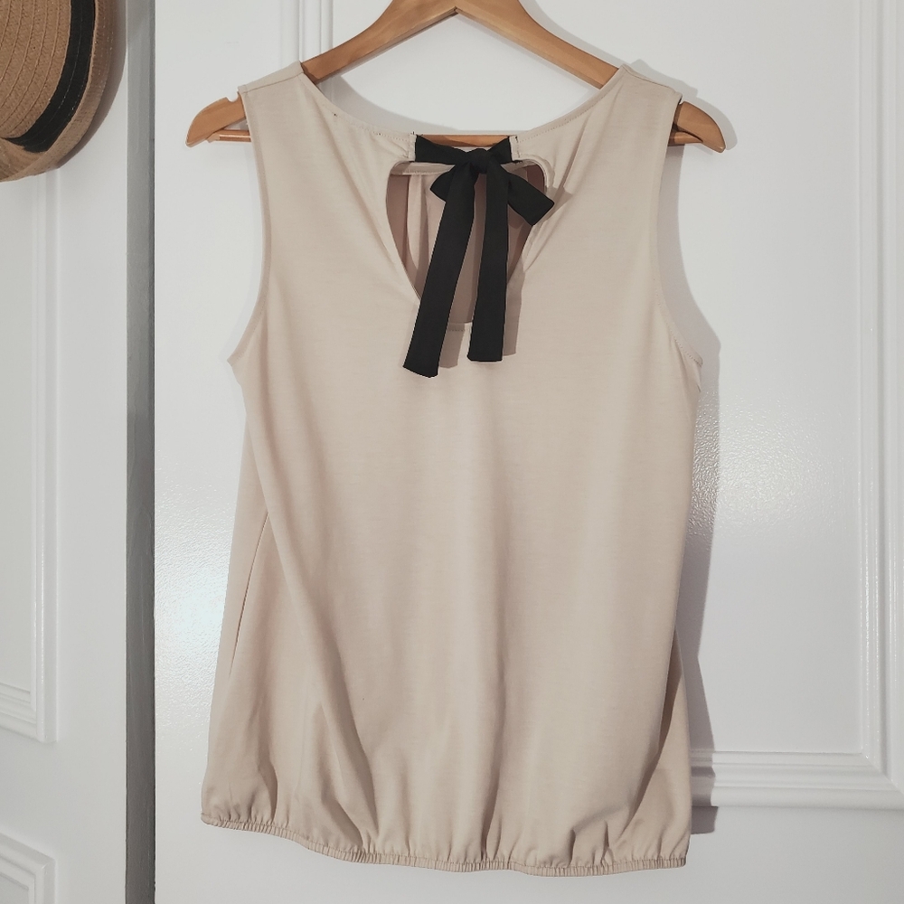 CHIC by Jacob- Chic Pleated Cream Tank Blouse with Black Tie Sash- Size Large